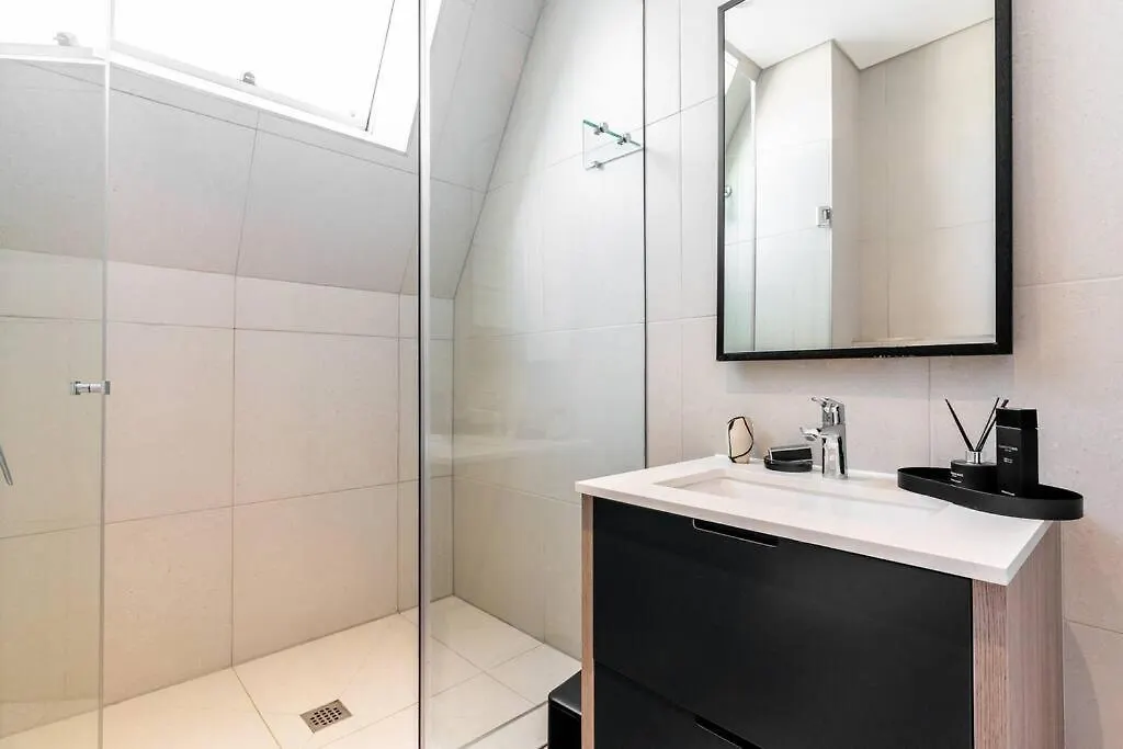 アパート Strand Beach 2Br Views, Pool & Style ケープタウン
